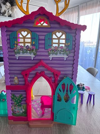 Casa Enchantimals con accesorios