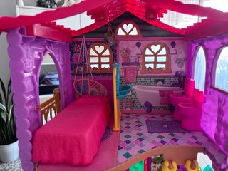 Casa Enchantimals con accesorios