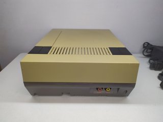 Nintendo NES Española NESE-001 SPACO + 2 Mandos