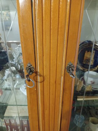 Mueble vitrina madera y cristal antiguo