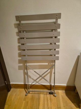 Sillas metálicas plegables grises
