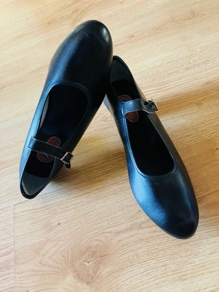 Zapatos de flamenco negros con tira