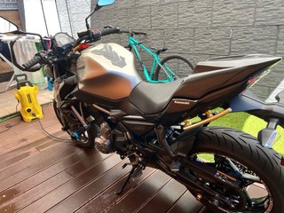 Kawasaki Z650 Naked Negra y Plateada