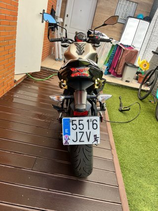 Kawasaki Z650 Naked Negra y Plateada