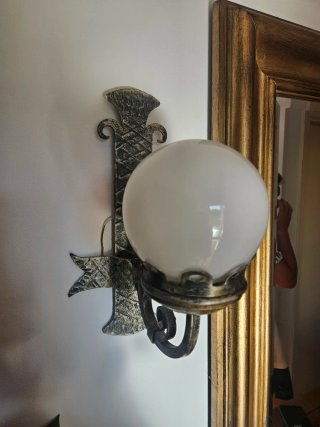 Dos lámparas de pared antigua con esfera cristal