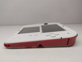 Nintendo 2DS Blanca Roja NO Carga + Juego (LEED)