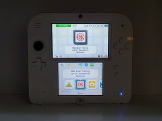 Nintendo 2DS Blanca Roja NO Carga + Juego (LEED)