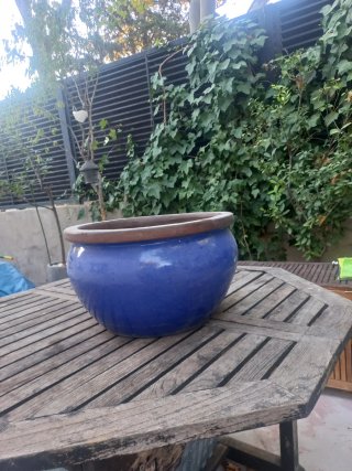 Macetero azul barro esmaltado