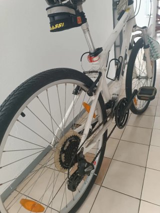 Bicicleta de Montaña GT Blanca