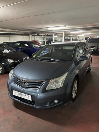 Toyota Avensis 2011