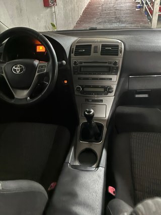 Toyota Avensis 2011