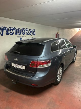 Toyota Avensis 2011