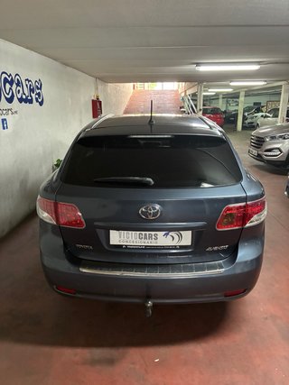 Toyota Avensis 2011
