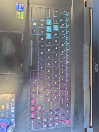 Portátil Gaming MSI PULSE B13V