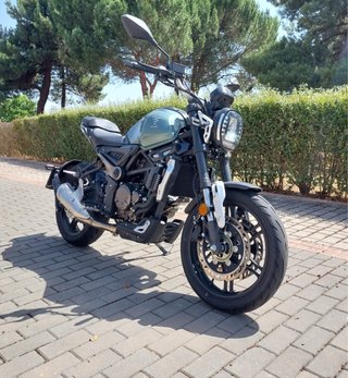 Moto Voge 300 Naked
