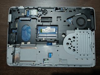Portátil HP ProBook per parti.