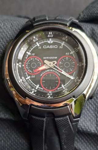 Reloj Casio Negro y Plateado