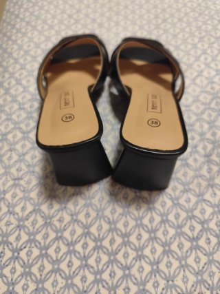 Sandalias tacón negras cruzadas