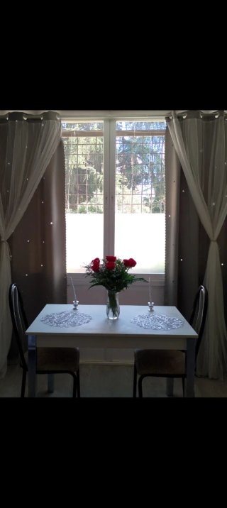 Mesa de comedor y 4 sillas