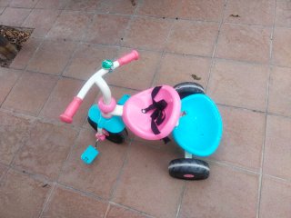 Triciclo infantil rosa y azul