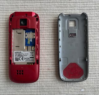 Nokia 5130  Rojo y Negro