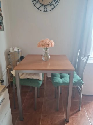 Conjunto comedor 4 sillas y mesa