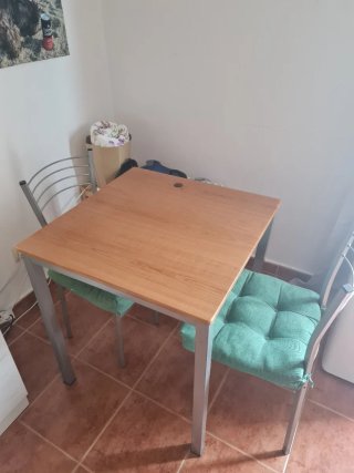 Conjunto comedor 4 sillas y mesa