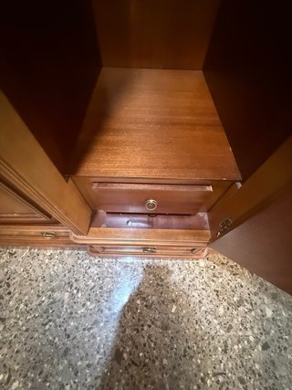Armadio in legno massello