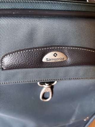 Maleta de viaje Samsonite gris