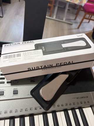 Teclado con soporte y pedal Yamaha PSR-E353