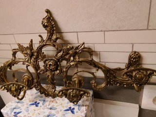 Colgador perchero bronce antiguo