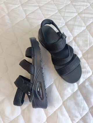 Sandalias Skechers Negras Yoga Foam