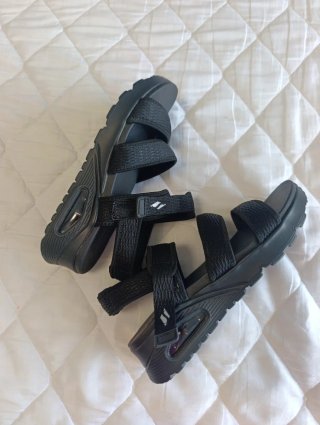 Sandalias Skechers Negras Yoga Foam
