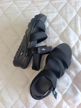 Sandalias Skechers Negras Yoga Foam