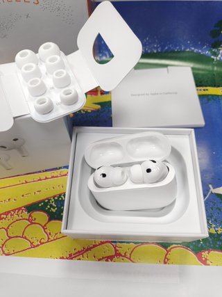 AirPods Pro 3 Bianchi