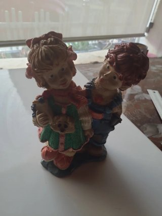 Figura vintage pareja de niños con osito – resina