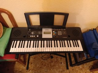 Piano Teclado Yamaha E223