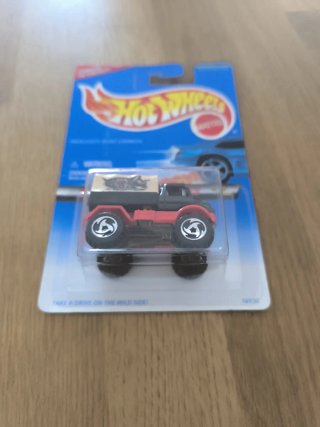 Hot Wheels Mercedes-Benz Unimog