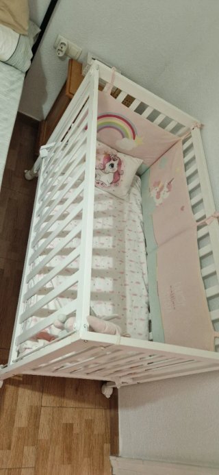 Cuna carrefour de bebé blanca