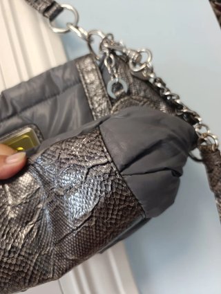 Bolso Guess vintage acolchado con Dos correas