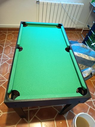 Futbolín , billar multijuegos.
