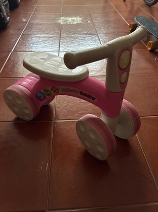 Triciclo infantil Molto Baby rosa