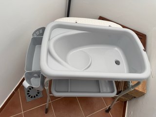 Cambiador y bañera para bebé marca Chicco