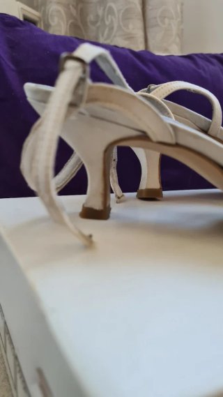 Zapatos de novia con encaje. T. 37
