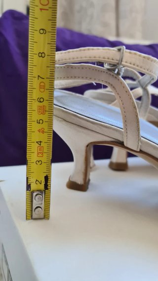 Zapatos de novia con encaje. T. 37