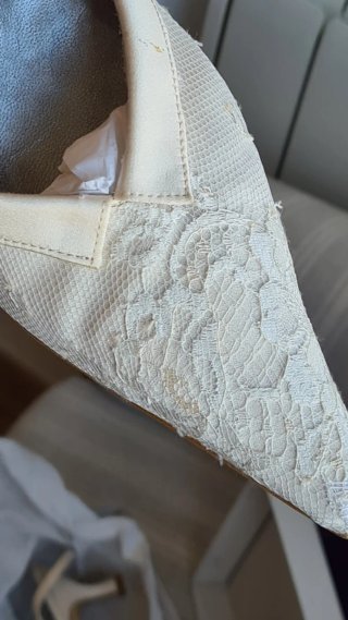 Zapatos de novia con encaje. T. 37