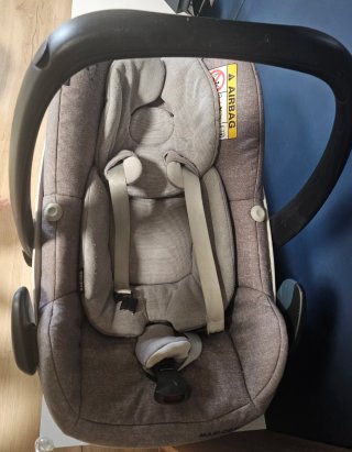 Maxi-Cosi Pebble Pro i-Size con base ISOFIX