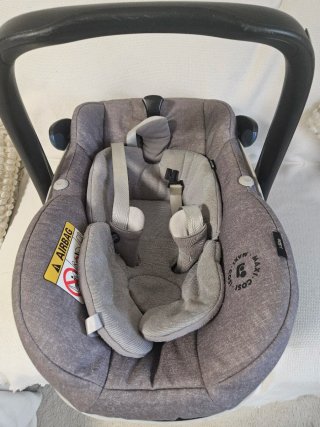 Maxi-Cosi Pebble Pro i-Size con base ISOFIX