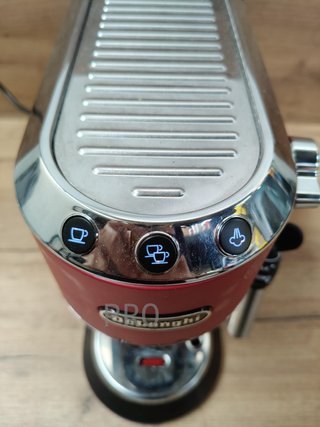 Cafetera de Bomba de Acero Inoxidable - DE'LONGHI DEDICA