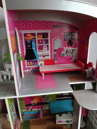 Casa de muñecas 3 pisos con ascensor